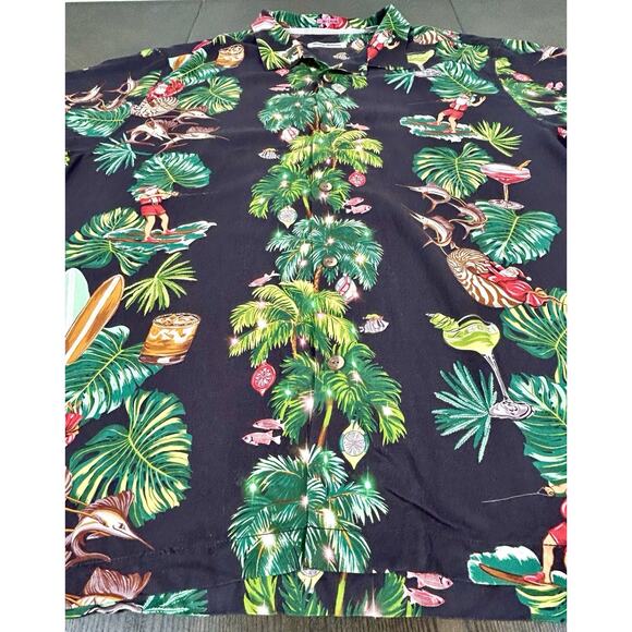 Tommy Bahama Shirt Men's 2XL Hawaiian Santa Print AOP Surfer Silk Camp Holiday - Picture 5 of 15